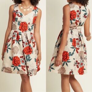 New Modcloth L Elegant Excellence Floral Dress